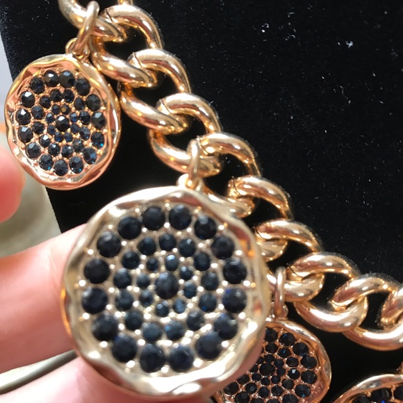 NWT Sparkling Sage Goldtone Necklace w/Circle Drop - Picture 2 of 9